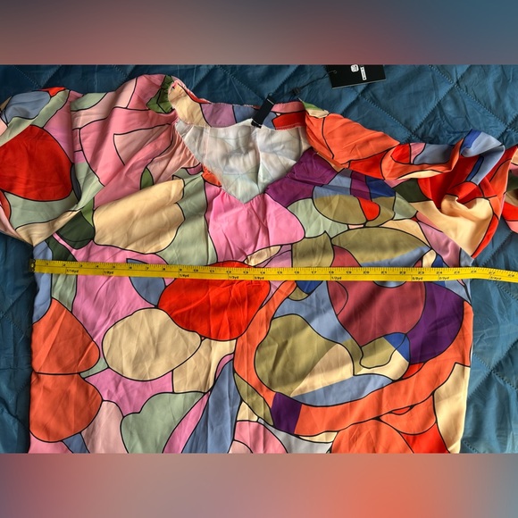NWT STYLEWE abstract floral blouse - Picture 3 of 11